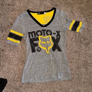 Fox Grey V-Neck Tee with Yellow & Black Moto-X Graphic